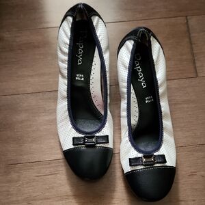 Papaya Women's Navy Blue and White Shoes